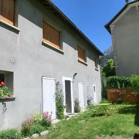 Apartment Lou Filadour 6 Personnes 1er Etage